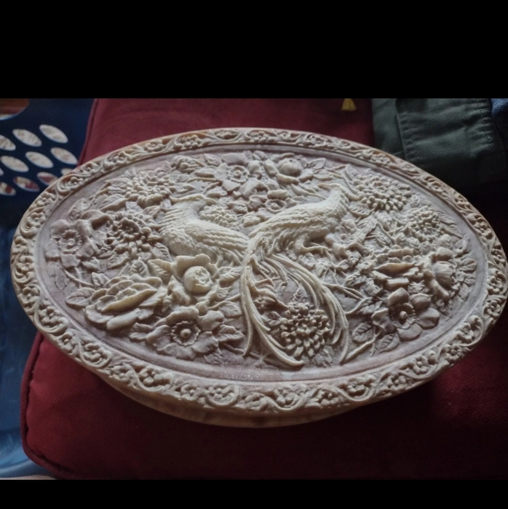 Vintage Incolay Quartz storage/jewelry box